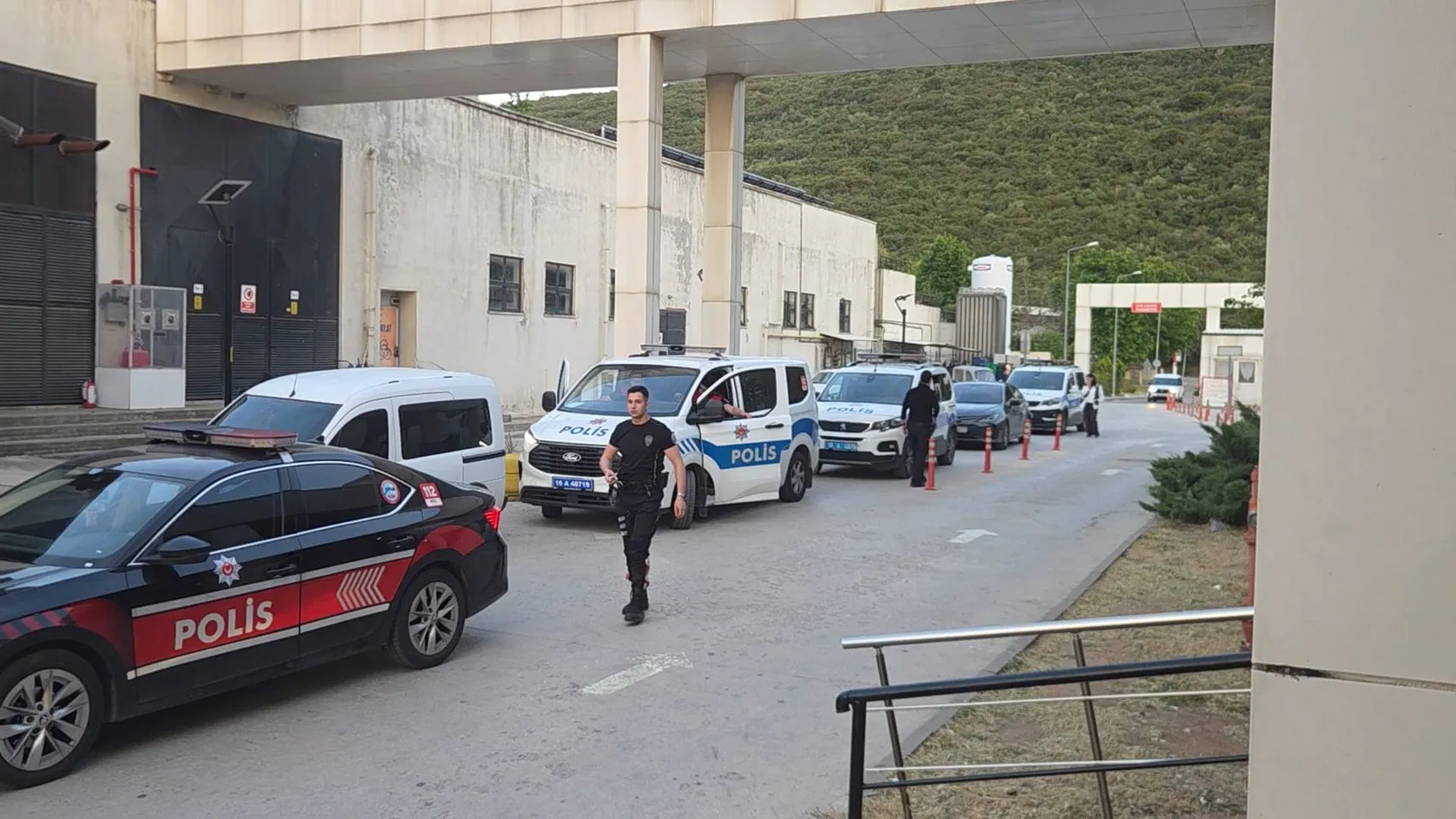 Bursa merkezli dört ilde büyük narkotik baskını