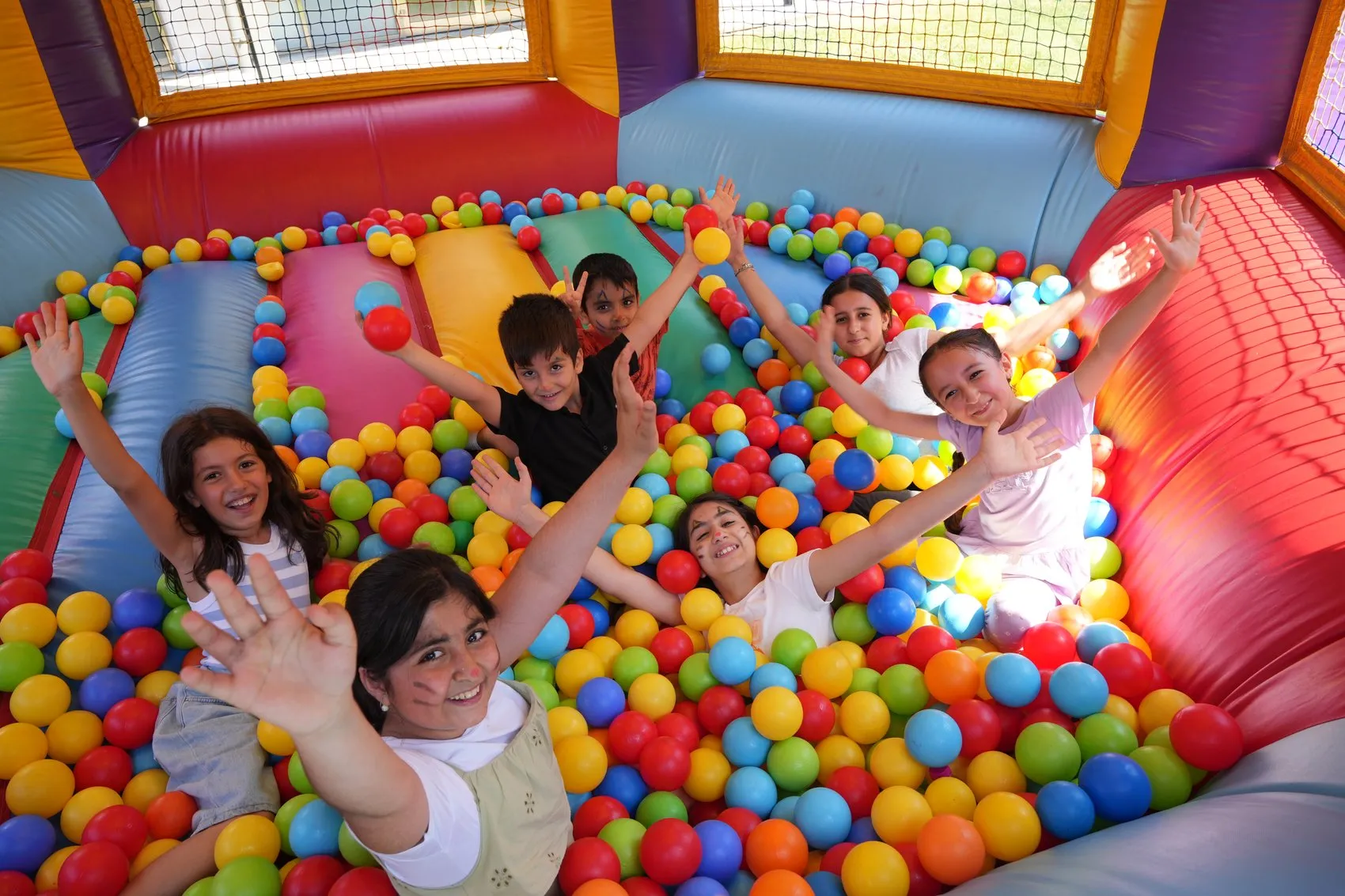 Vakıflardan öğrencilere asırlık gelenekle piknik buluşması