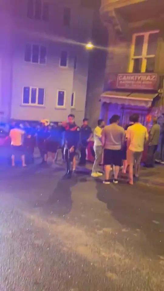 Beyoğlu'nda gece yarısı patlama paniği
