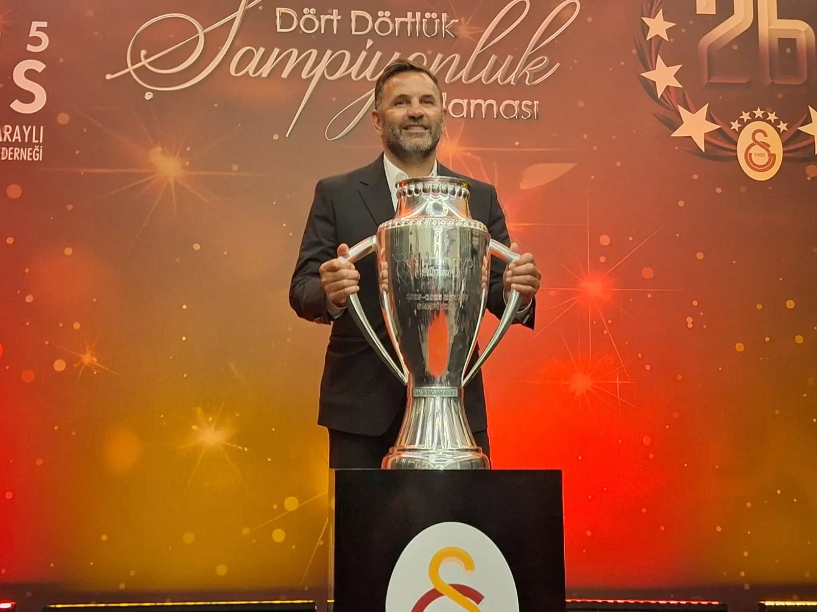 Galatasaray yönetiminden Ankara’da yeni şampiyonluk mesajı
