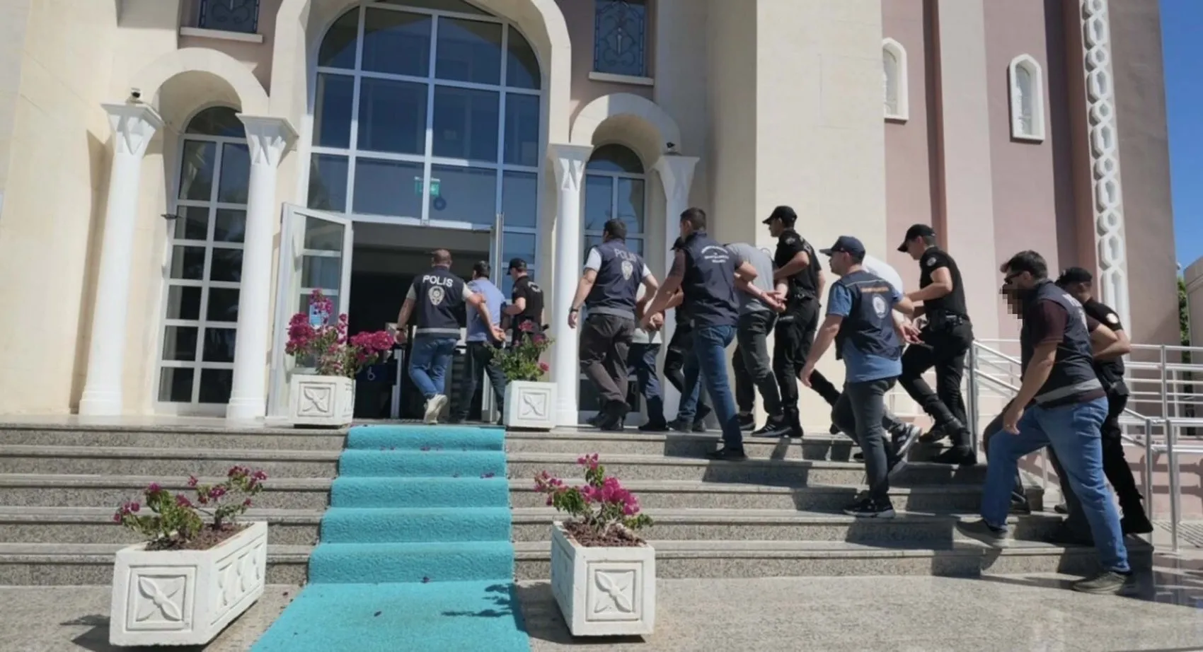 Muğla merkezli kaçakçılık operasyonunda 9 kişi cezaevine gönderildi