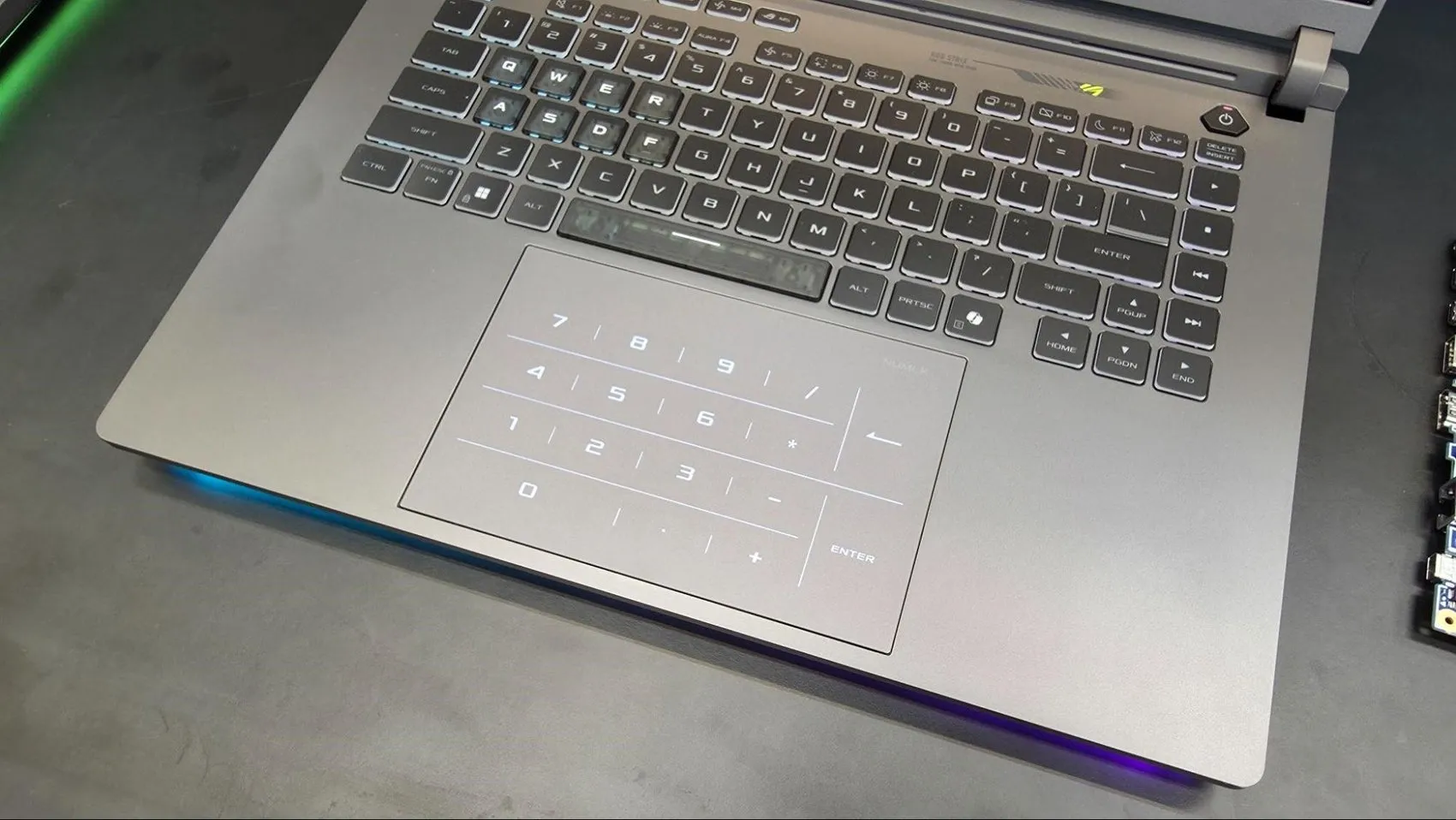 Asus, yeni ExpertBook, Strix Scar ve TUF T700 modellerini tanıttı