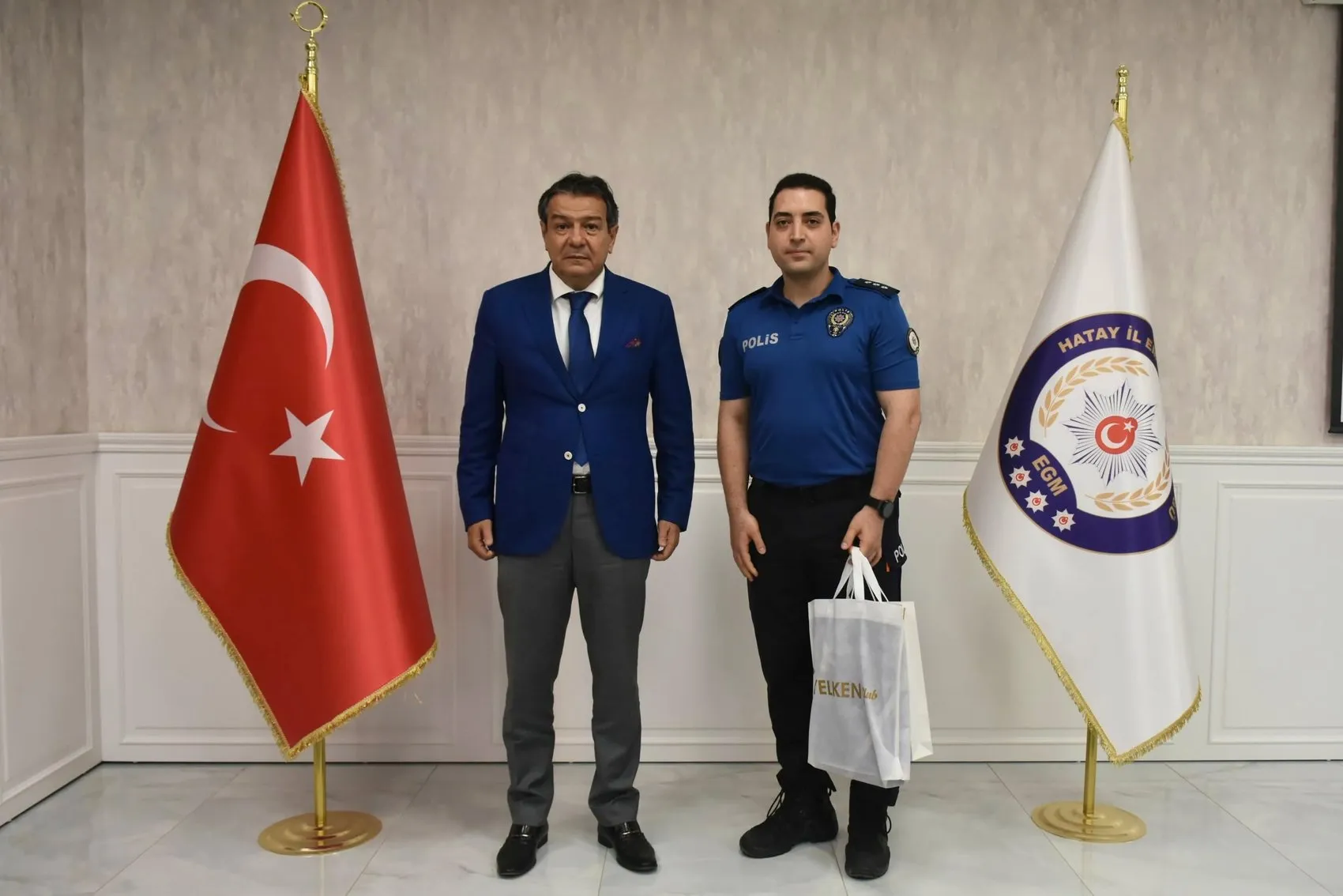 Sınava yetişemeyen öğrenciye polis desteği ödül getirdi