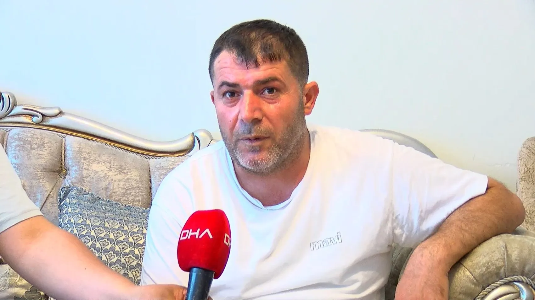 Küçükçekmece’de kaldırımdaki yayaya otomobil çarptı
