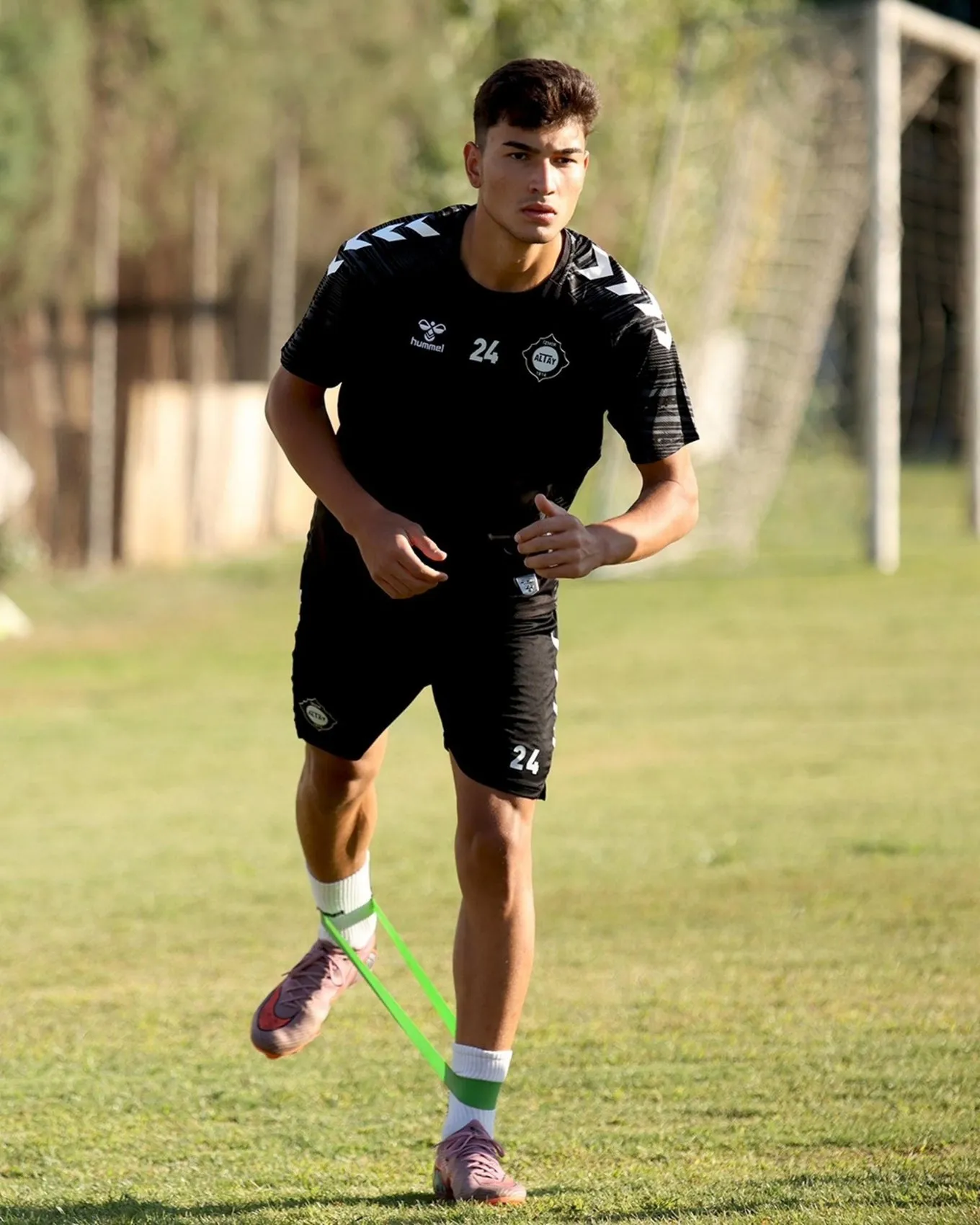Altay 16 yaşındaki yıldız adayı Osman’ı vitrine çıkarmaya hazırlanıyor