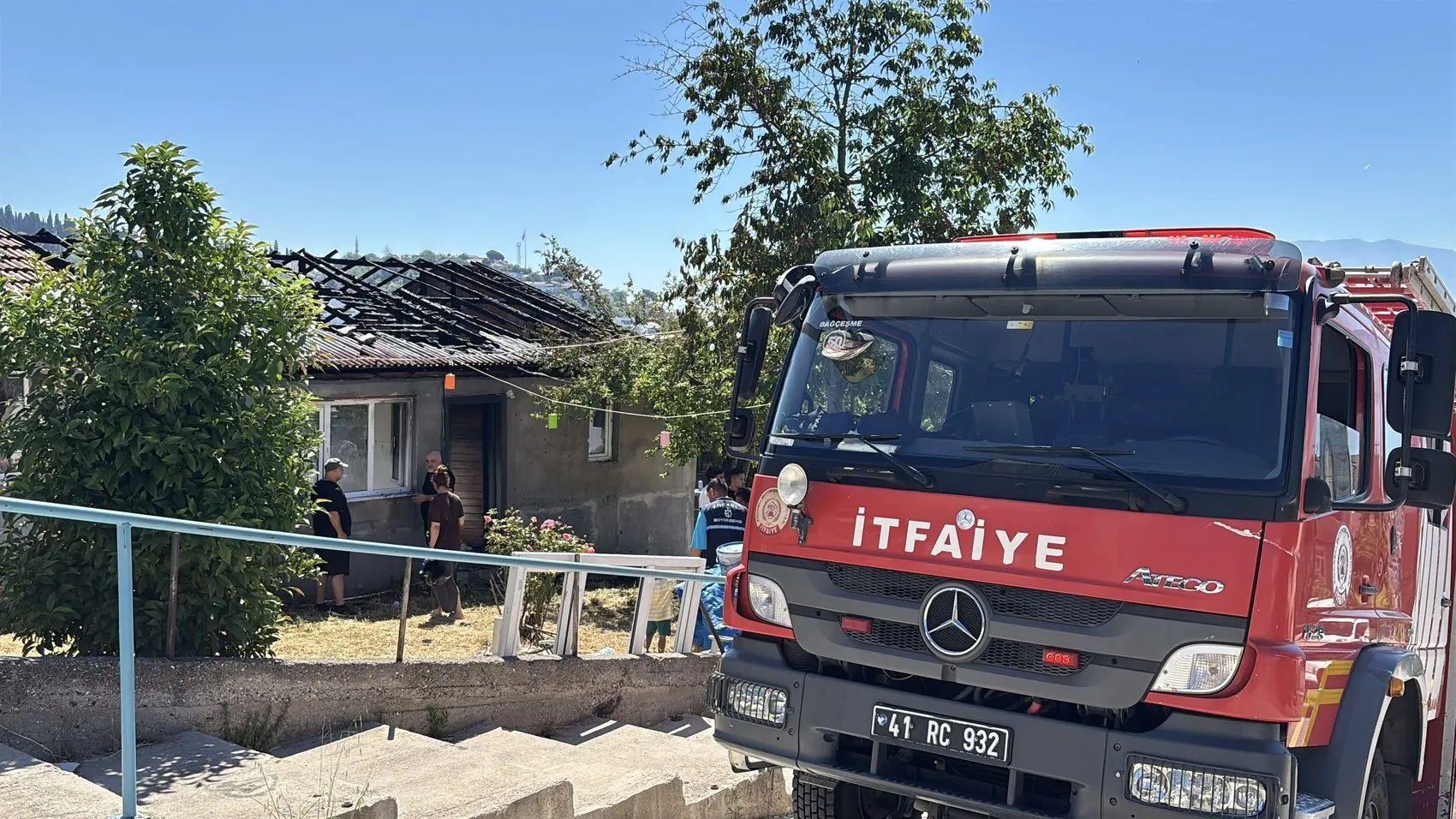 İzmit'te korku dolu anlar evi ateşe verip kaçtı