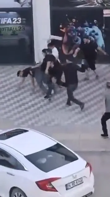 İnegöl'de kahvehane kavgası sokağa taştı
