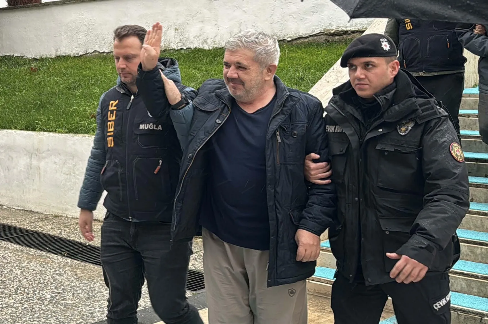 Sosyal medyadaki hakaret davasında 9 kişi hakim karşısına çıkıyor