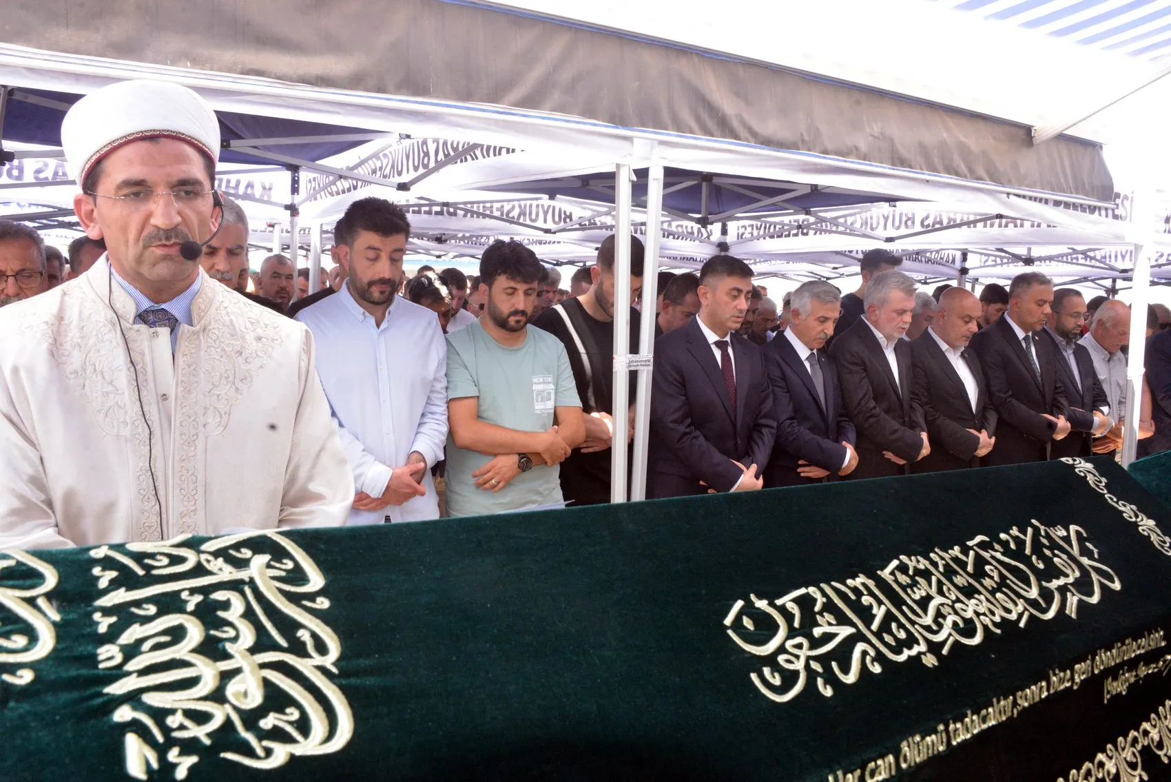 Kahramanmaraş'ta acı veda Yangında hayatını kaybeden 3 kardeş defnedildi