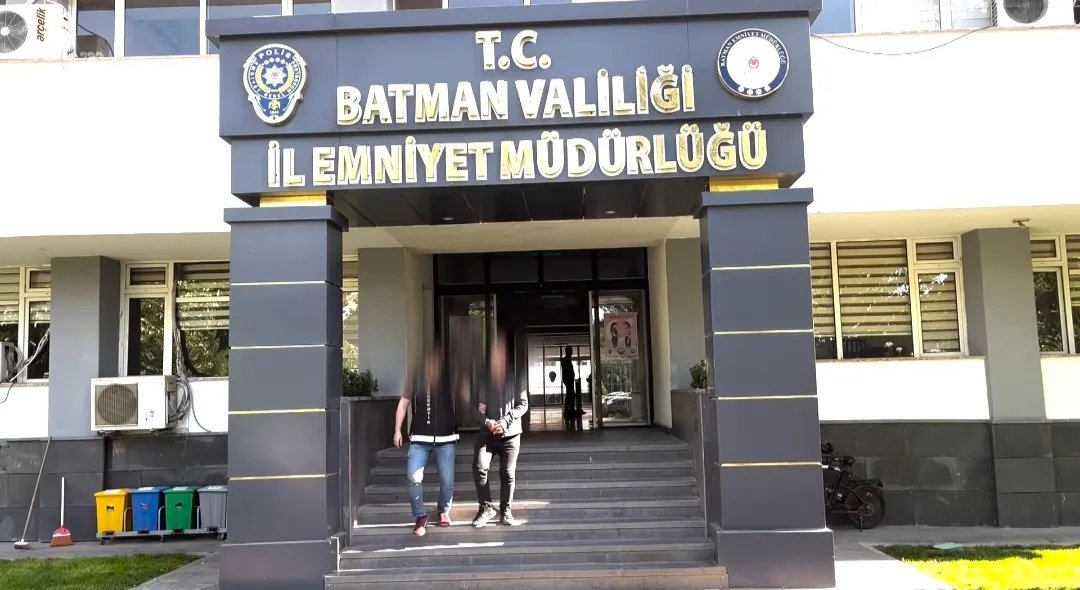 Batman yolunda uyuşturucu operasyonu Yedek lastiğe gizlenen zehir yakalandı