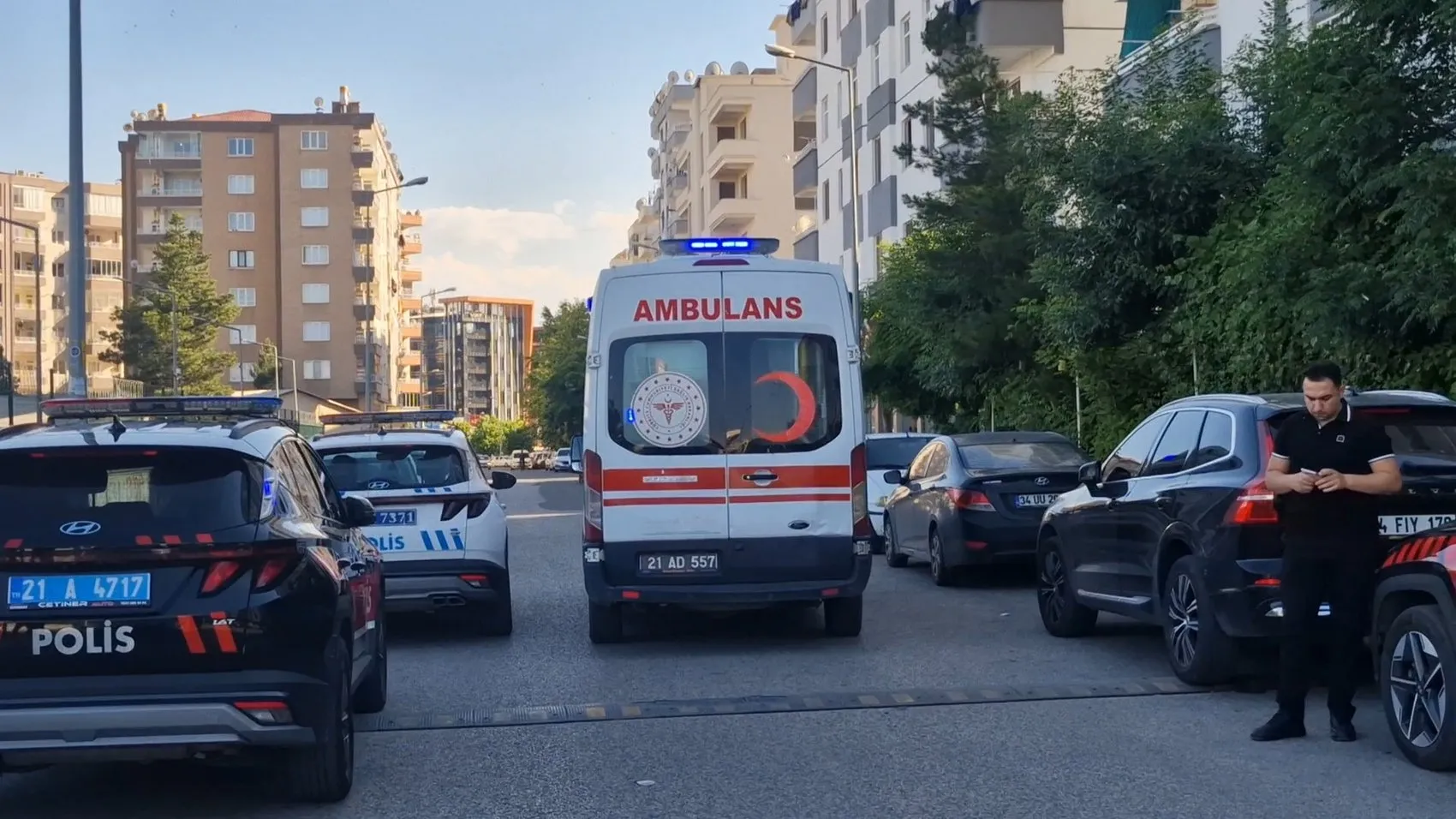 Diyarbakır'da sokak ortasında silahlı hesaplaşma