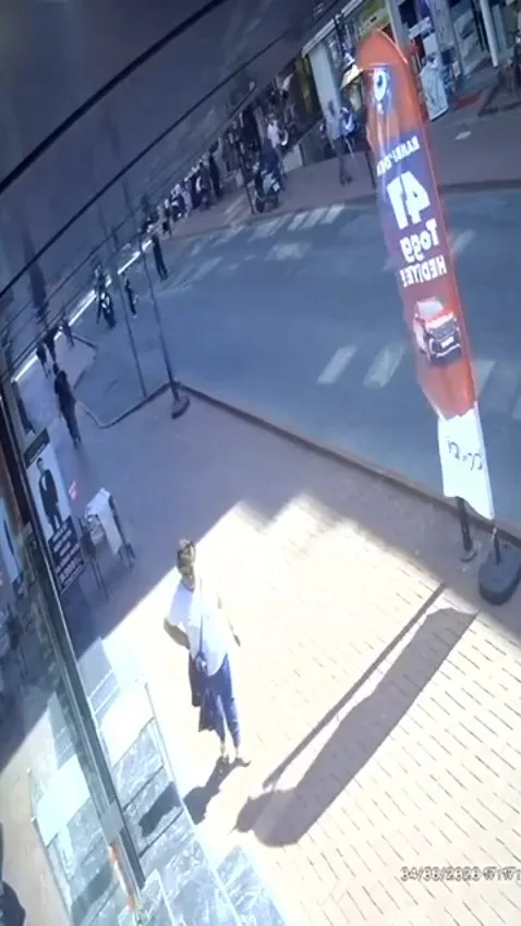 Zonguldak'ta dedesinin elini bırakan çocuk motosikletin altında kaldı