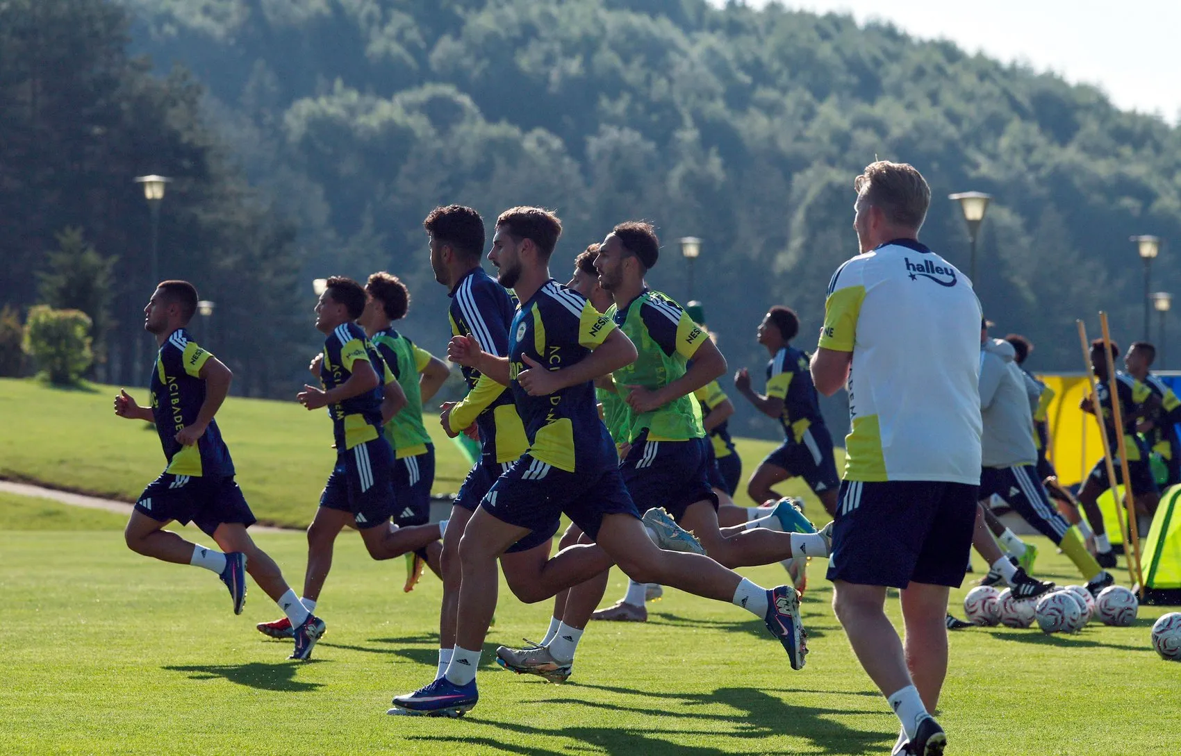 Fenerbahçe Düzce kampında tempoyu artırıyor