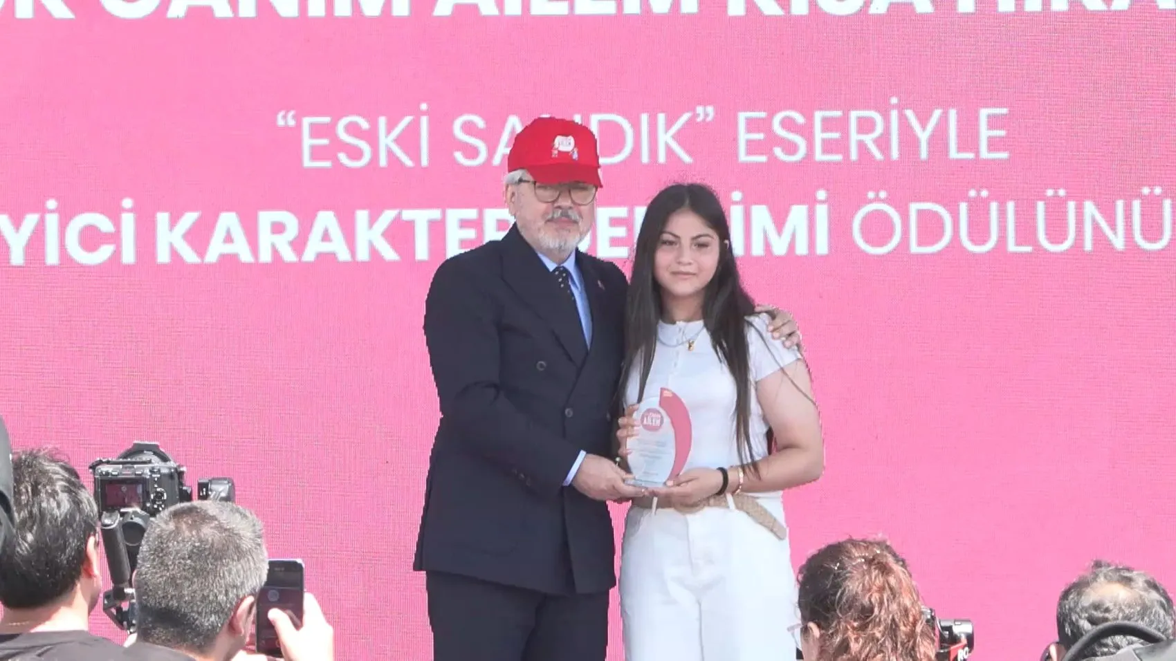 Genç yazarların gözünden aile temalı hikayeler ödüllendirildi