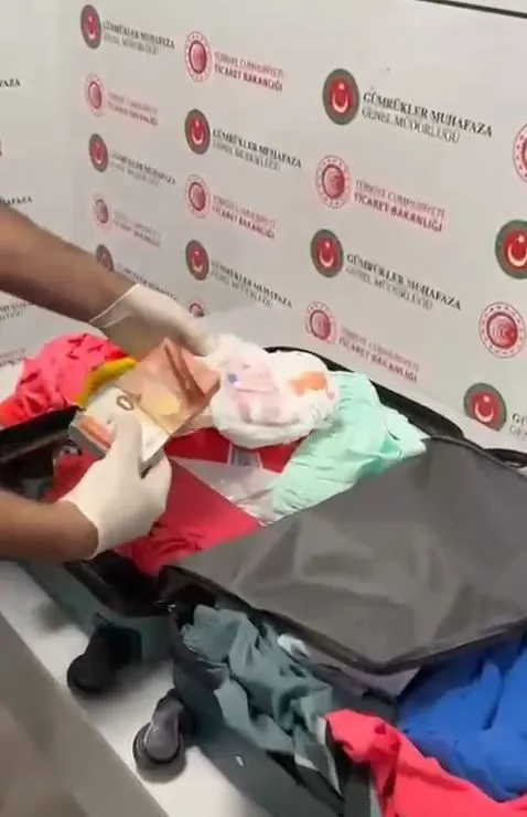 Paris'ten gelen yolcunun bavulunda servet çıktı