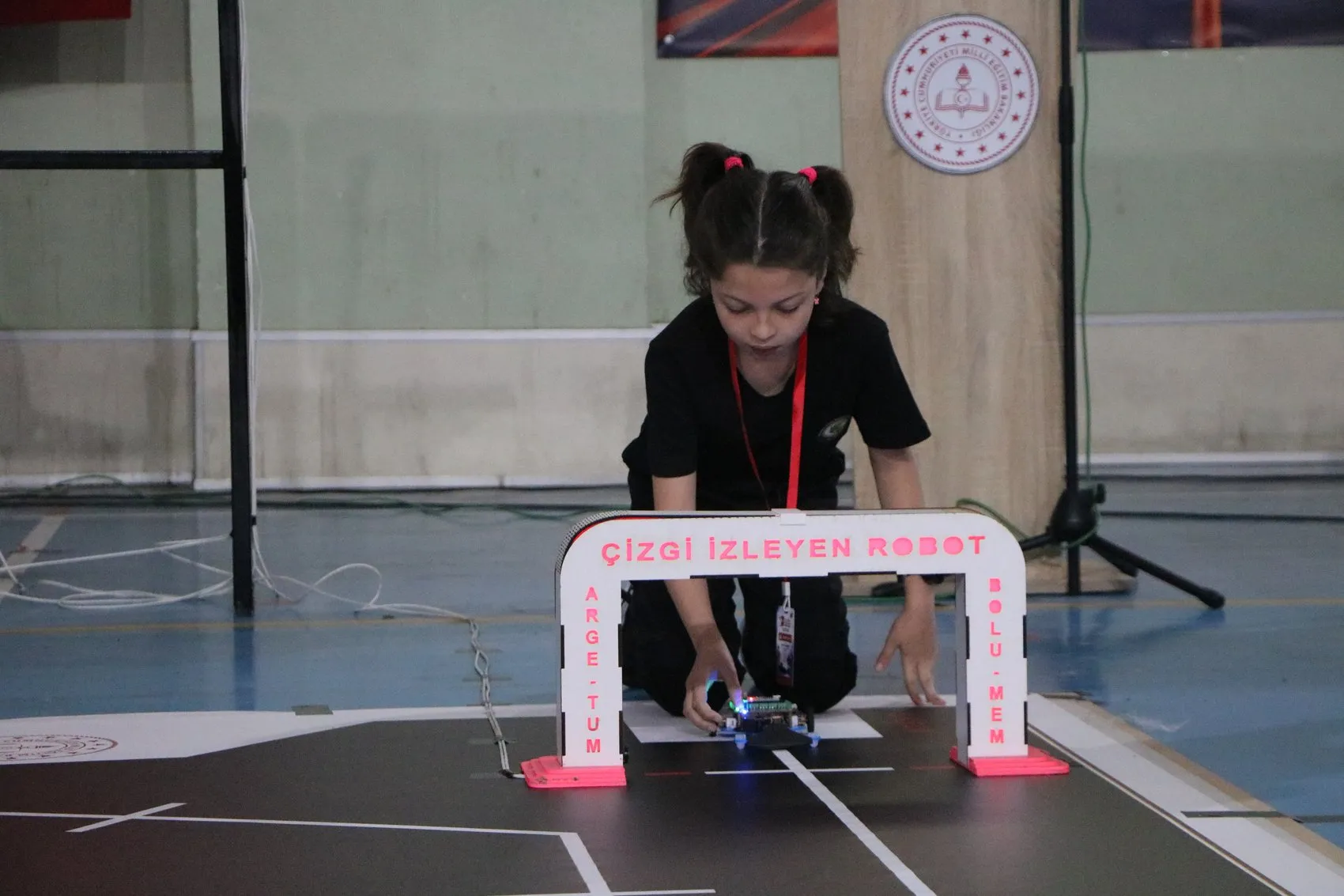 Bolulu öğrencilerin robotları hünerlerini sergiledi