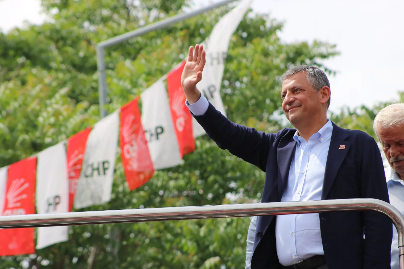 Özgür Özel'den seçmenine sandığa gidin çağrısı