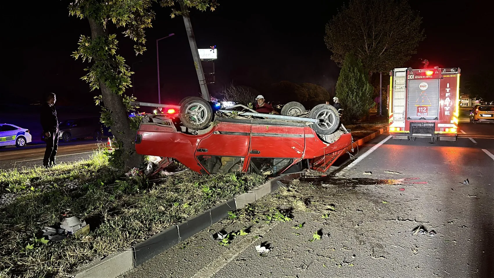 Kütahya'da gece yarısı kaza 4 kişi yaralandı