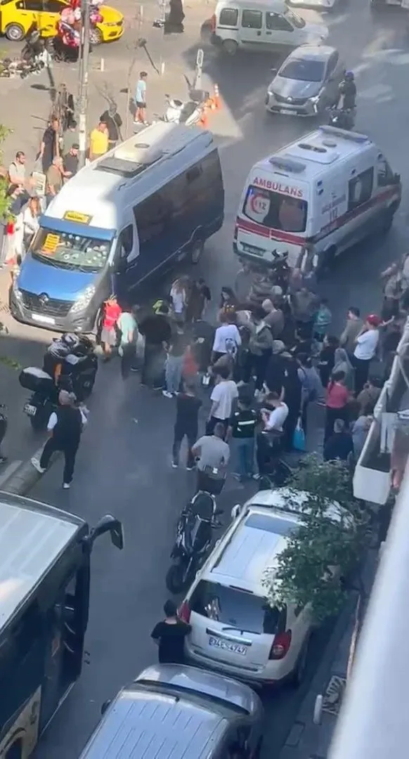 Kağıthane’de motosikletin otomobile çarptığı o anlar kamerada