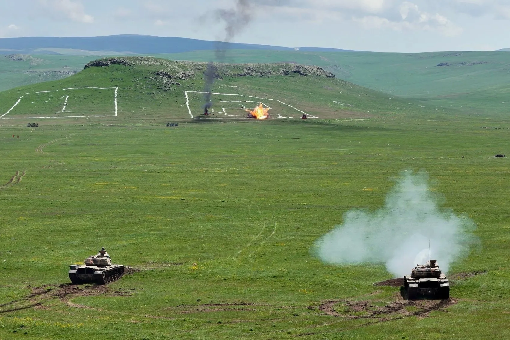 Kars’ta TSK’dan eş zamanlı iki büyük tatbikat