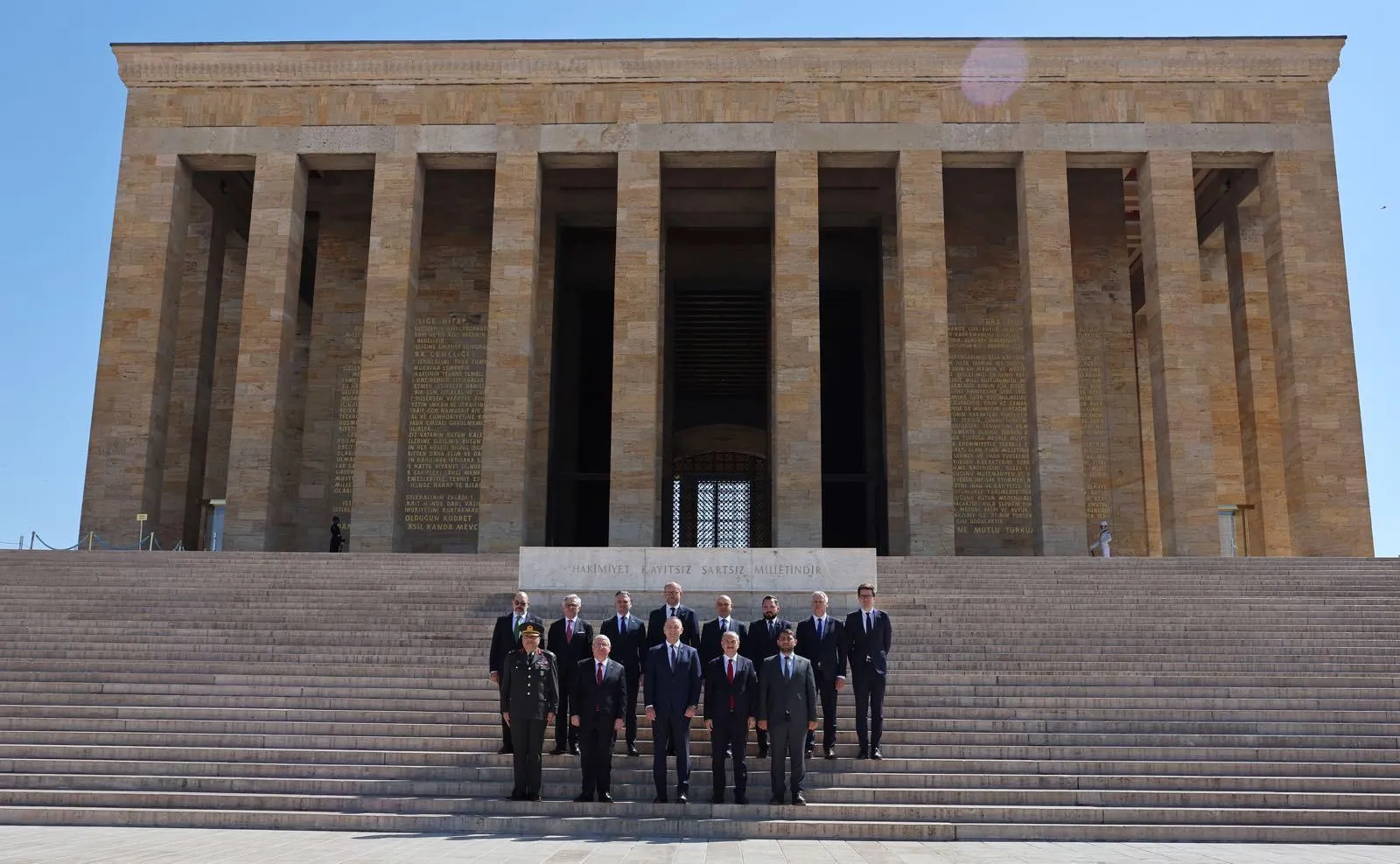 Polonya Cumhurbaşkanı Nawrocki Ankara'da Anıtkabir'e gitti