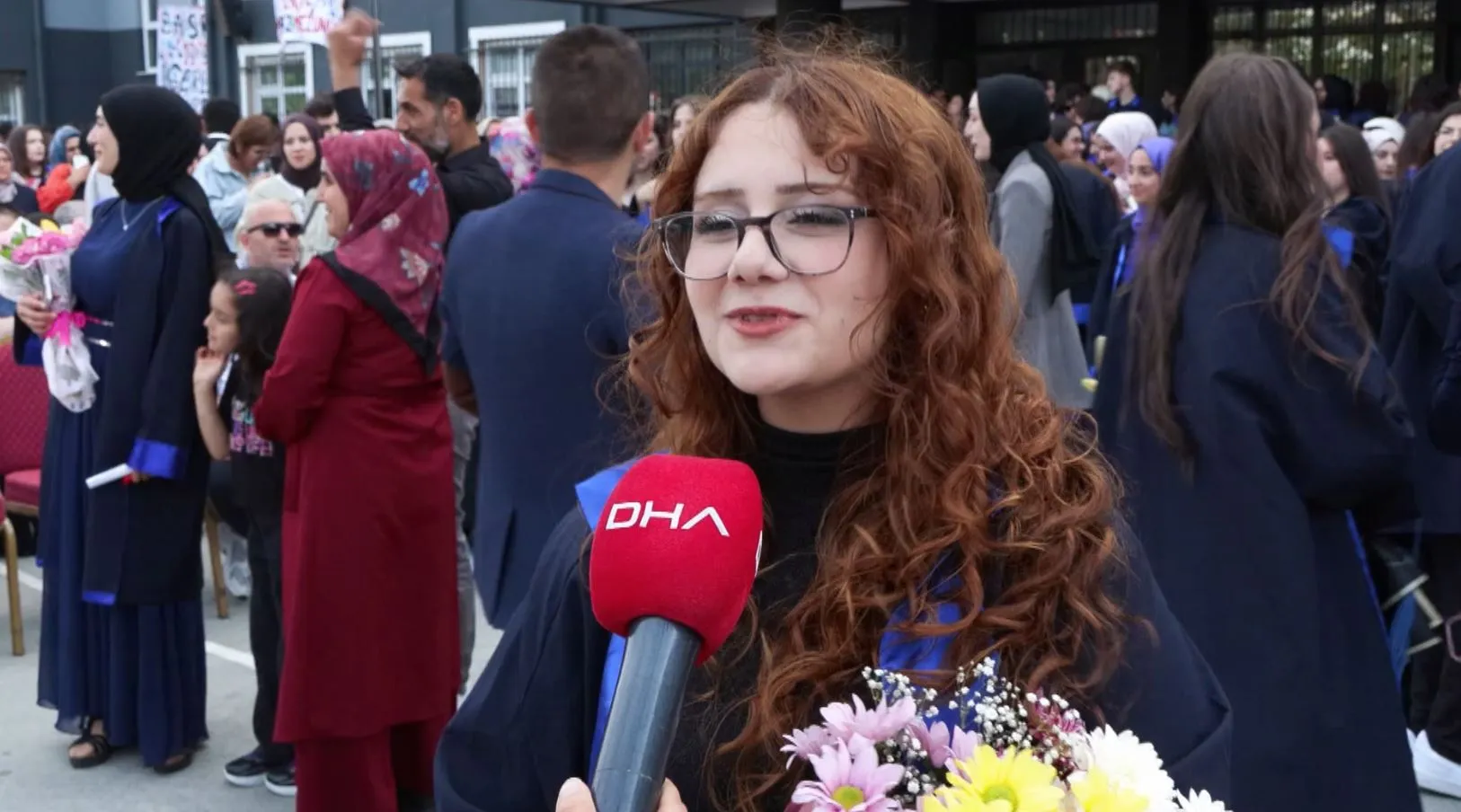 Sultangazi’de 517 lise öğrencisi için mezuniyet töreni düzenlendi