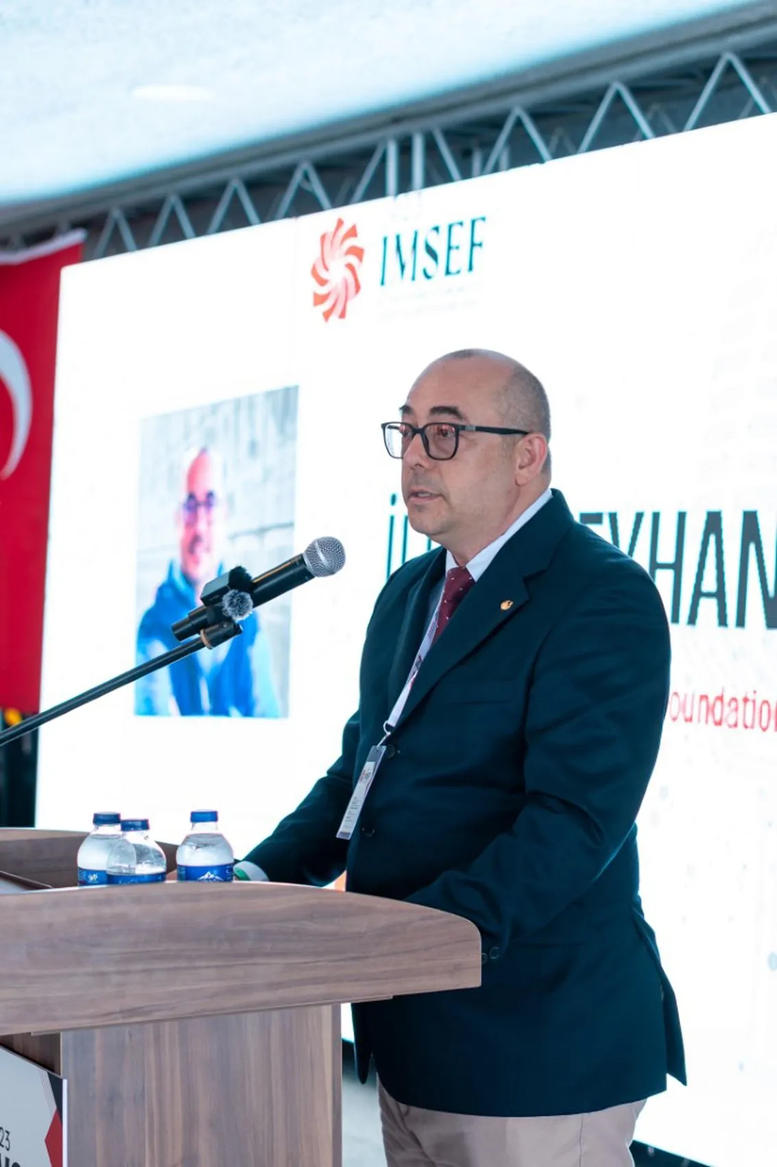 Genç beyinler Çeşme’de bilim için yarışıyor