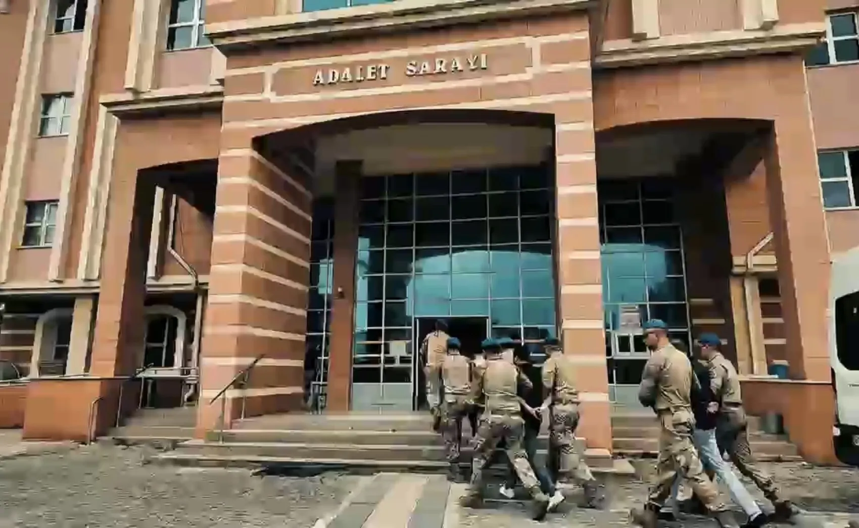 Osmaniye merkezli siber çeteye operasyon düzenlendi
