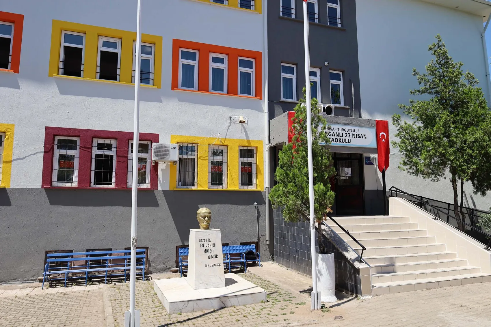 Kahraman öğretmenin ismi memleketindeki kütüphanede ölümsüzleşti