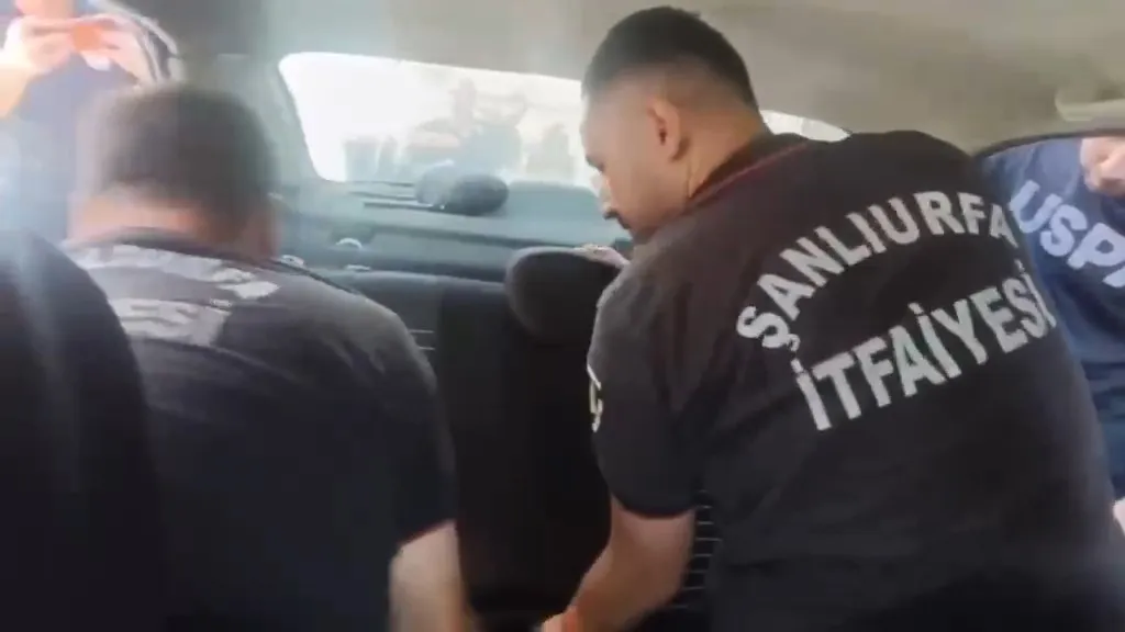 Kayıp çocuk ararken bagajdan gelen sesle şoke oldular