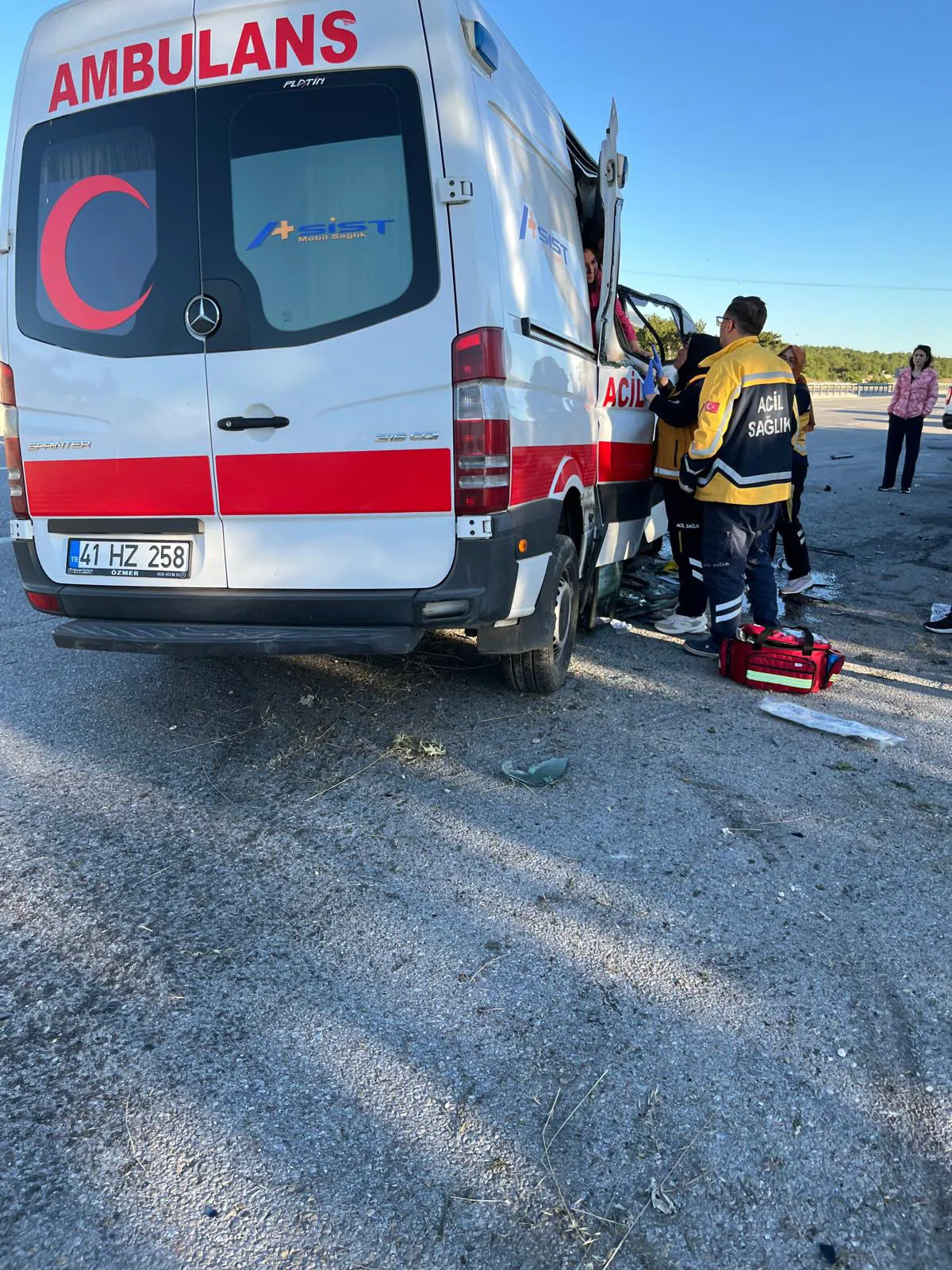 Kütahya yolunda ambulans kazası Bir can kaybı var