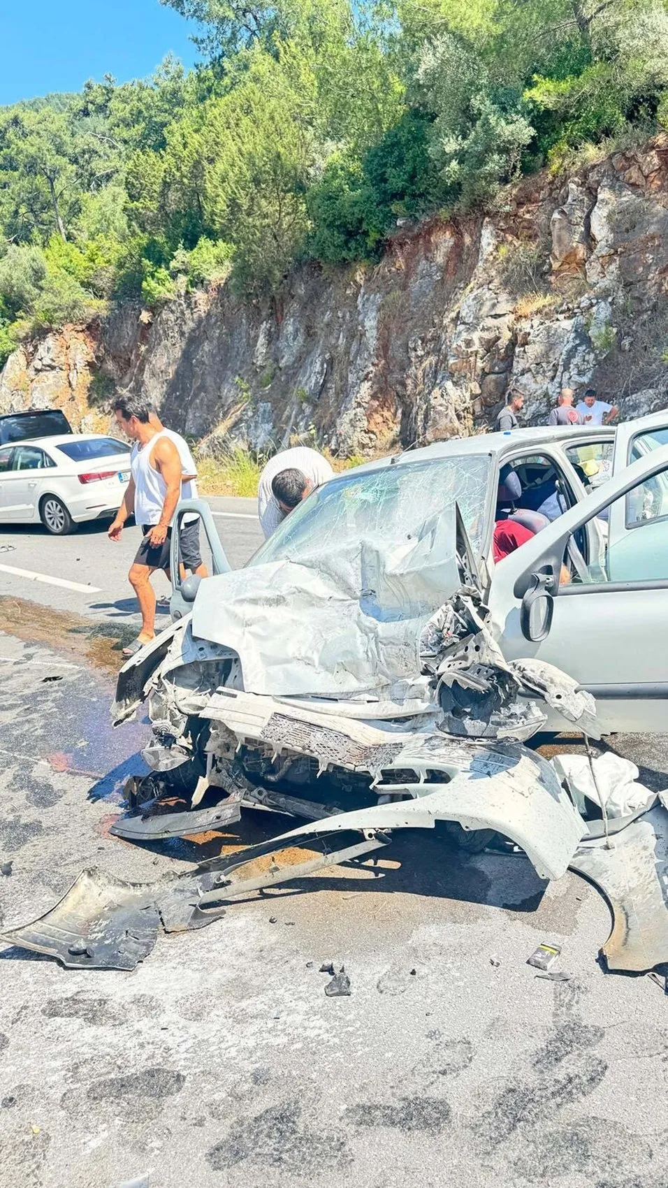 Bodrum yolunda hatalı manevra altı kişiyi hastanelik etti