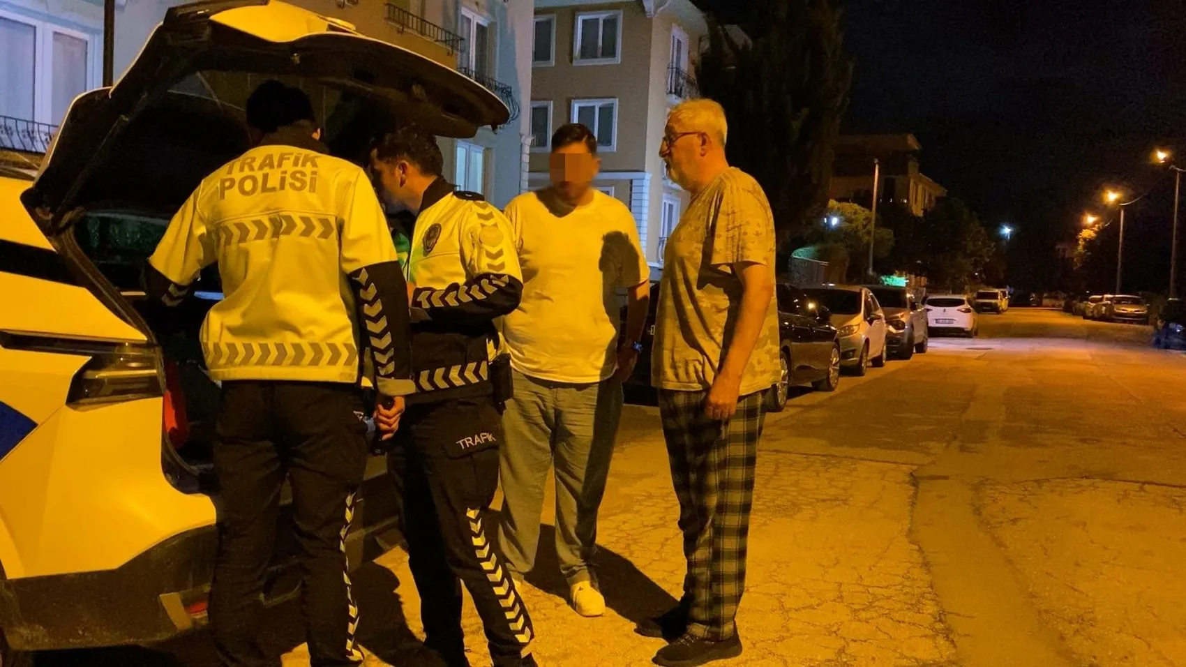 İnegöl'de kaza yaptı direksiyon başında sızdı kaldı