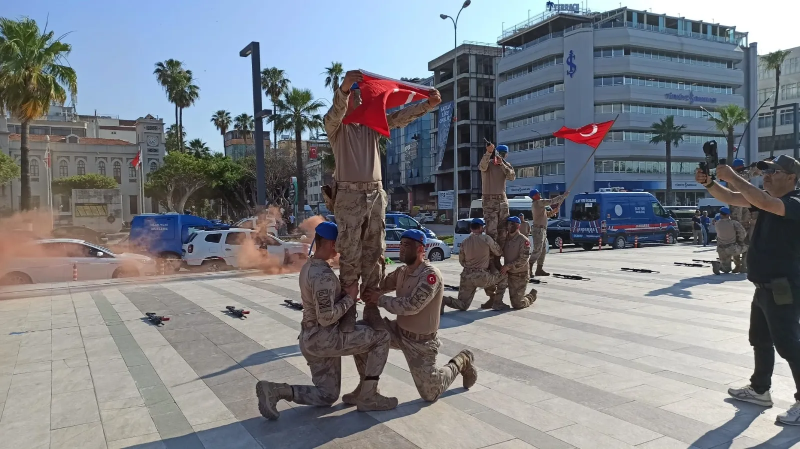 İskenderun’da jandarma komandolarından nefes kesen gösteri