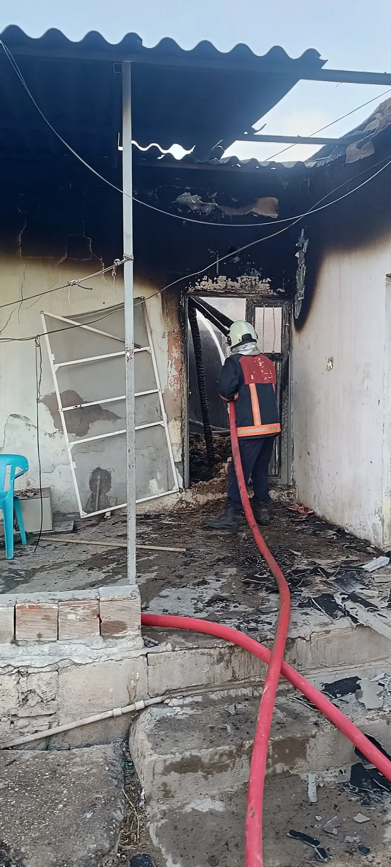 Mardin'de ev yangını faciası 7 yaşındaki Melike hayatını kaybetti