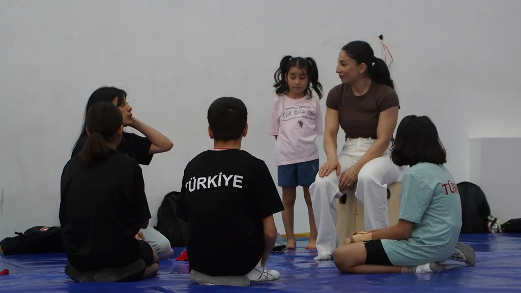 Siirtli genç kızlar Avrupa minderinde madalya kazandı