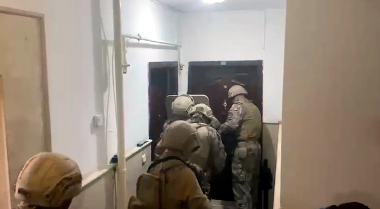 Kendini savcı diye tanıtan şebekeye büyük operasyon