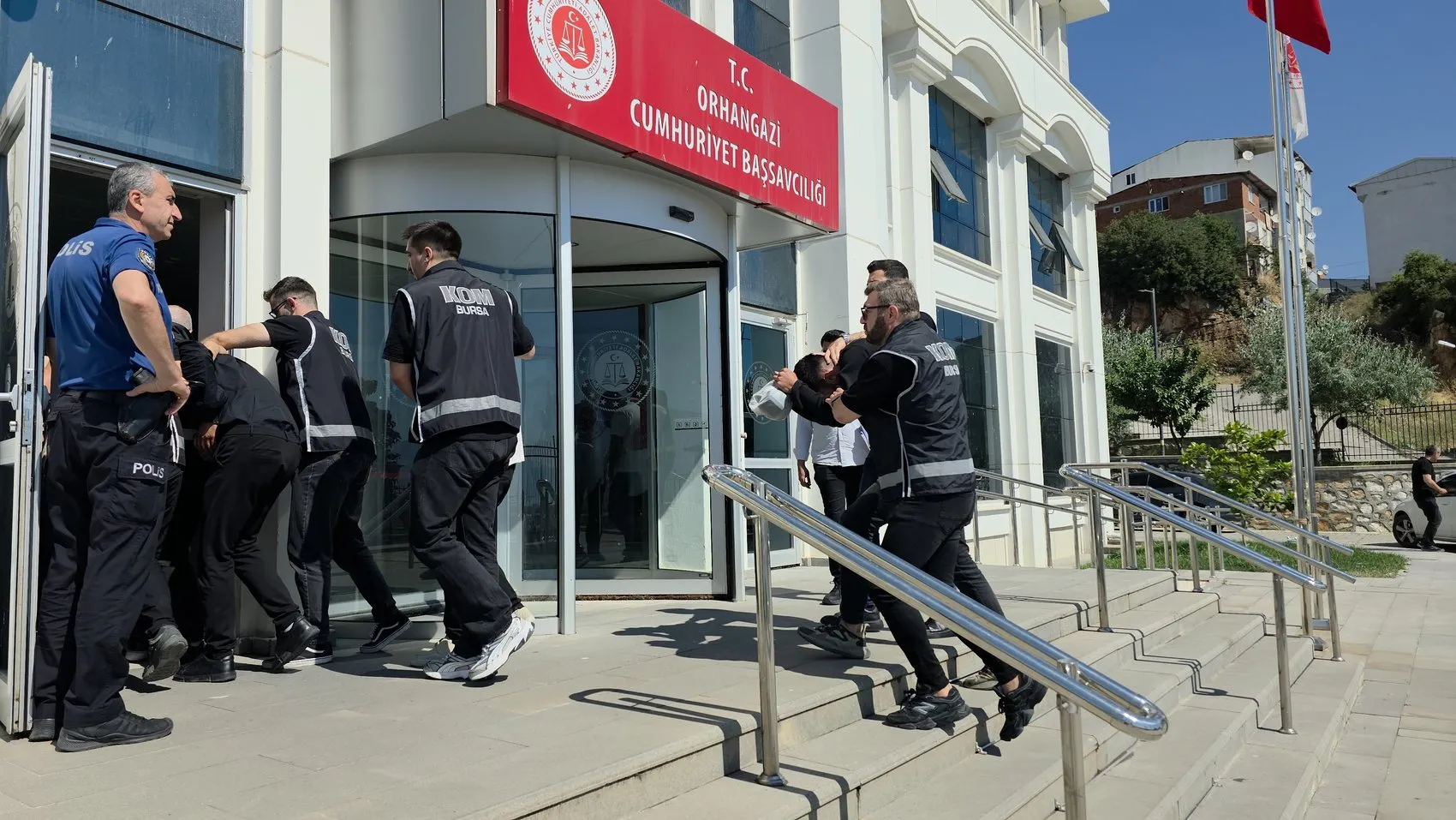 Bursa'da kira tartışması silahlı saldırıya dönüştü