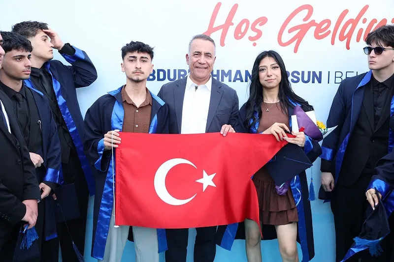 Sultangazi’de 517 lise öğrencisi için mezuniyet töreni düzenlendi
