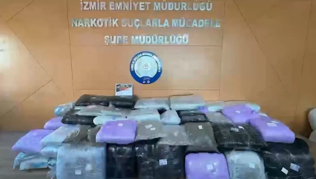 İzmir merkezli operasyonda 371 kilogram uyuşturucu yakalandı