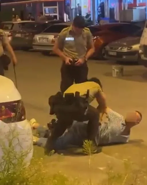 Batıkent’te elinde bıçakla dehşet saçan şüpheliye bekçilerden müdahale