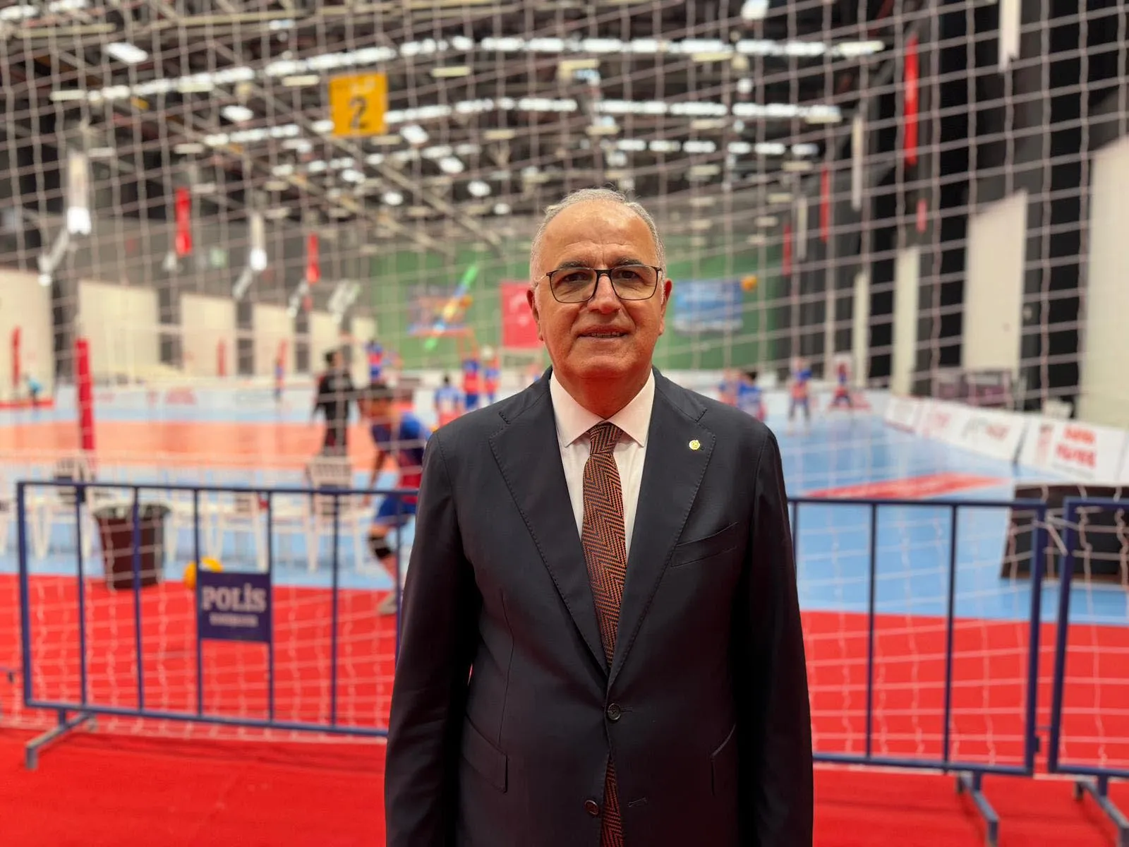 Eskişehir’de voleybol şöleni deprem şehidi Emincan Kocabaş anısına başladı