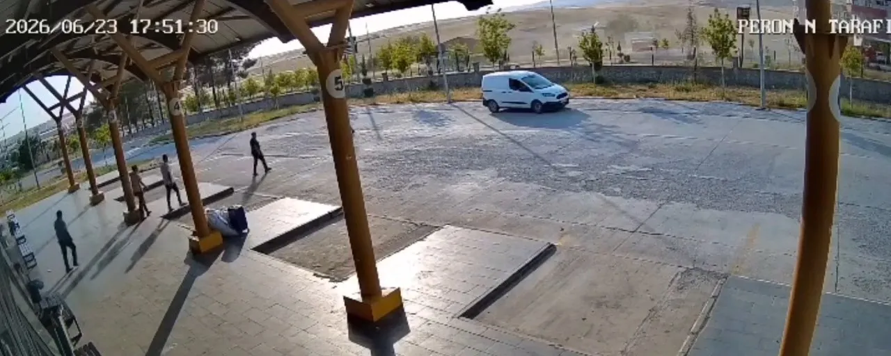 Silvan’da korkutan kaza güvenlik kamerasında