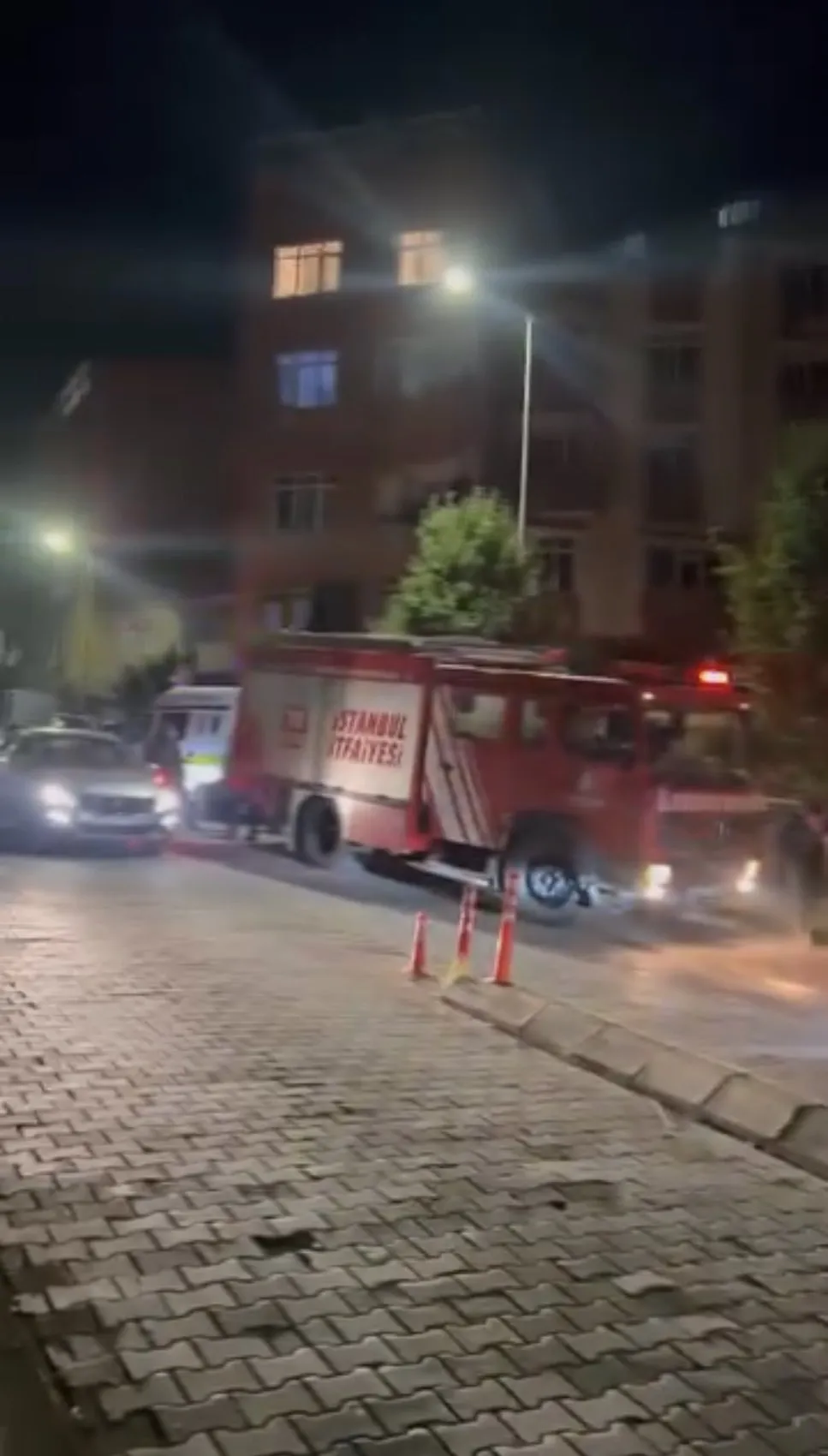 Kağıthane'de korkuluklara asılı halde bulundu