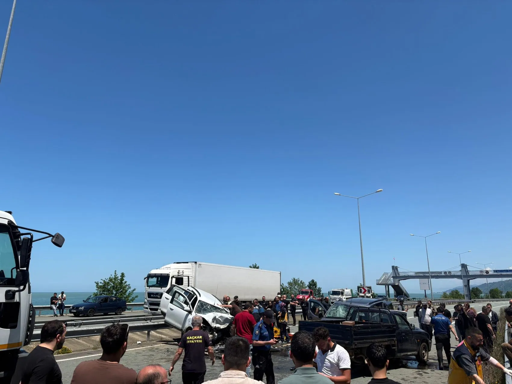 Rize’de ters yöne giren araç faciaya yol açtı