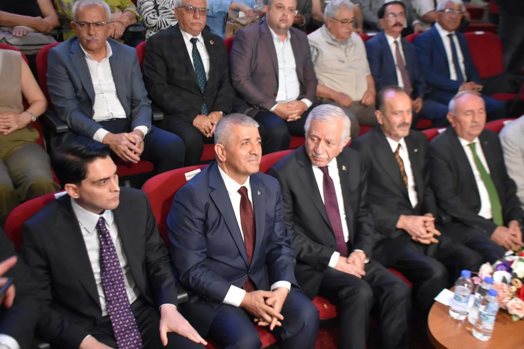 Celal Adan İzmir siyasetindeki istifa krizini değerlendirdi