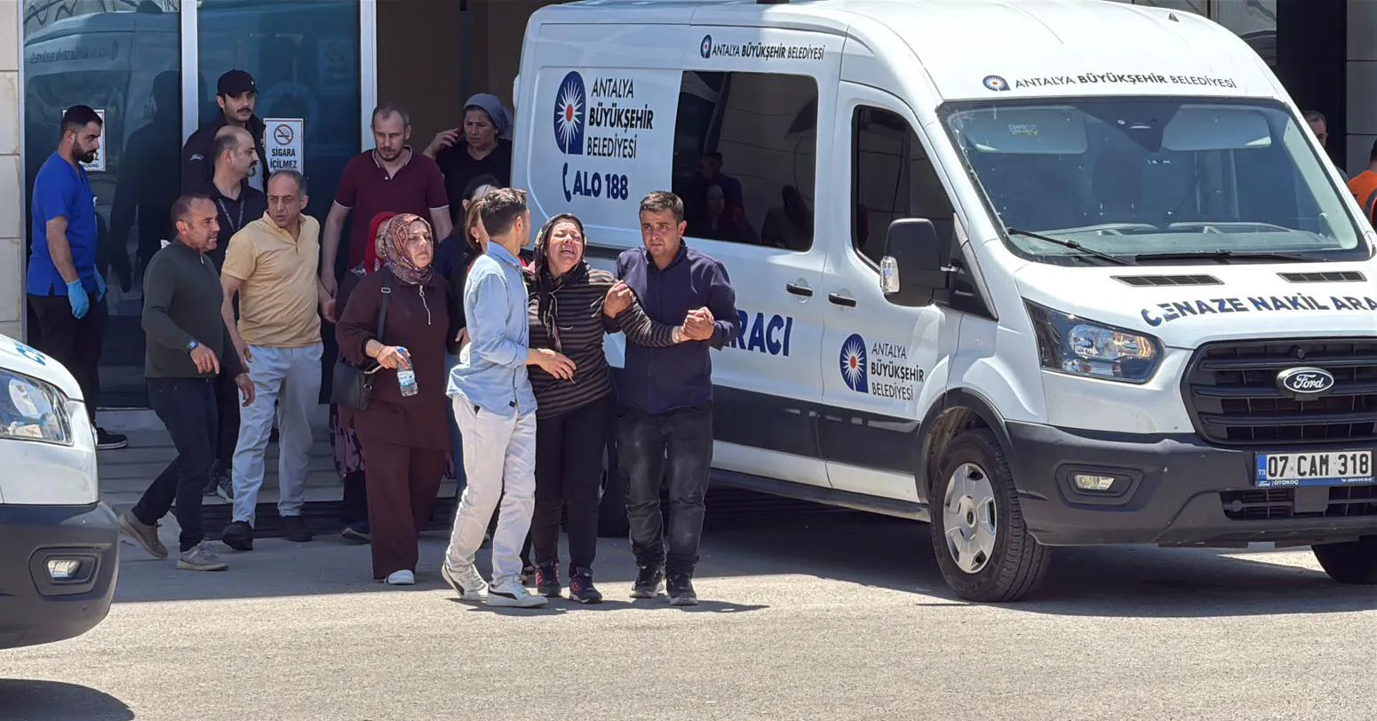 Antalya'da 7 aylık hamile hemşire evinde hayatını kaybetti