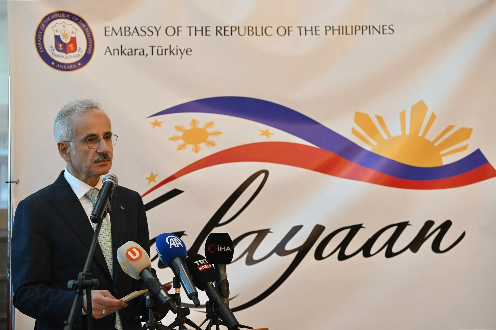 Türkiye ve Filipinler iş birliğini ticaretle büyütecek