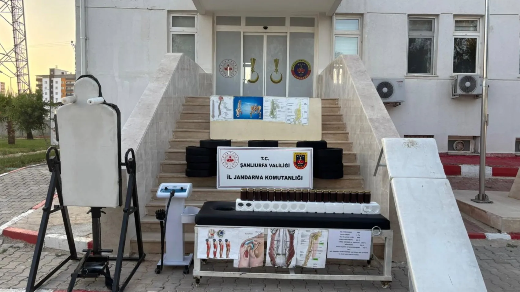 Şanlıurfa'da gündüz inşaatçı gece doktorculuk oynayan şüpheli yakalandı