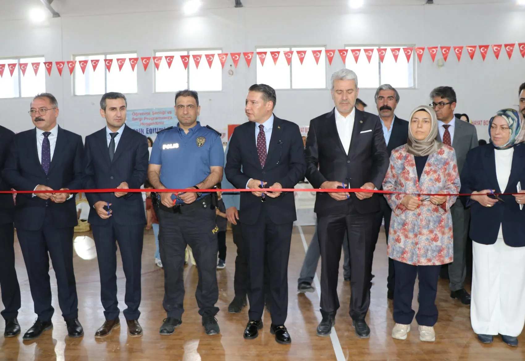 Van'da 56 yaşındaki Aysel Özbek'in büyük başarısı